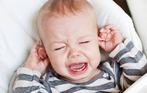 tình trạng viêm tai giữa ứ mủ