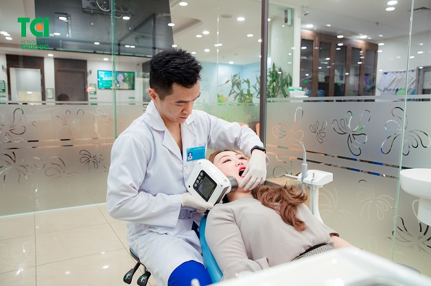 Với công nghệ nhổ răng khôn siêu âm Piezotome giúp quá trình thực hiện nhanh chóng và bớt đau hơn