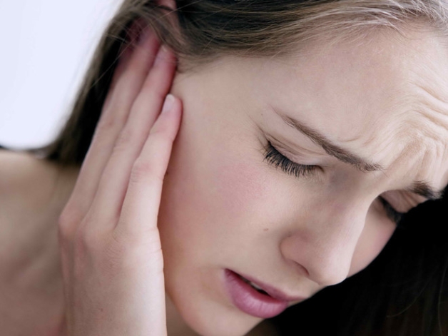 thủng màng nhĩ có phải bị điếc không?