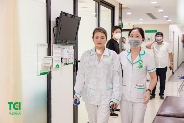 người bệnh có thể xuất viện sau khi điều trị u tuyến giáp bằng sóng cao tần