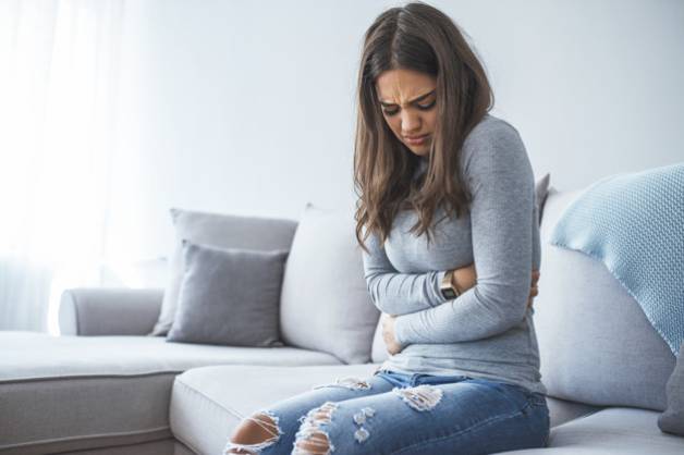 Đau trướng vùng vụng là dấu hiệu của bệnh phụ khoa
