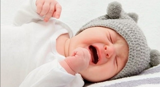 khi trẻ bị sốt co giật phải làm sao - số bao nhiêu độ sẽ co giật