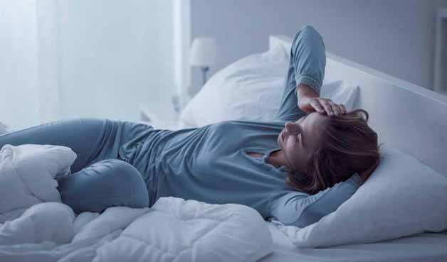 Biểu hiện của bệnh là ngủ không ngon giấc, đau nhức đầu,...