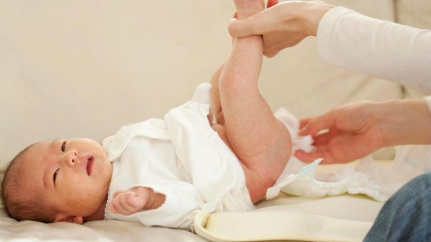 Có nhiều nguyên nhân khiến trẻ sơ sinh bị sôi bụng và đi ngoài