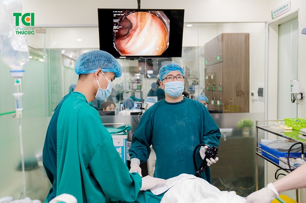 Chẩn đoán và điều trị ung thư đại trực tràng bằng nội soi