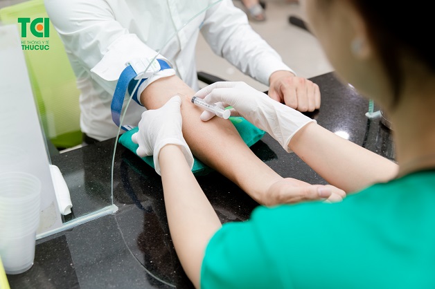 Chẩn đoán và điều trị ung thư đại trực tràng bằng chất chỉ điểm ung thư