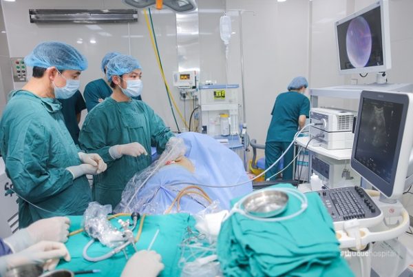 Tán sỏi niệu quản qua nội soi rất ít đau