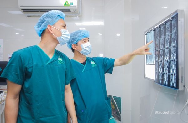 Thực hiện tán sỏi qua da bằng đường hầm nhỏ