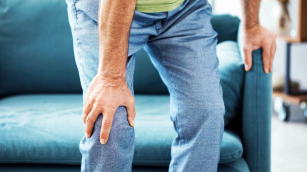 thoái hóa khớp gối ở người già có nguy hiểm không