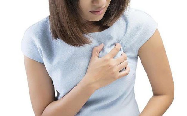 Trong thời kỳ mang thai và cho con bú, u nang tuyến vú sẽ gây khó chịu, căng tức vùng ngực hơn so với bình thường. 