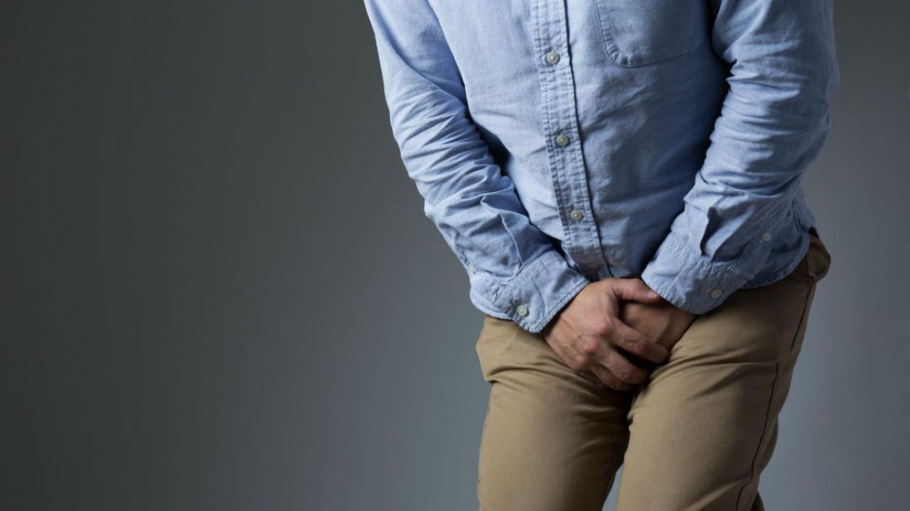 Yếu cơ tay, chân và mất kiểm soát bàng quang, ruột: 2 dấu hiệu nguy hiểm cần đến cấp cứu ngay