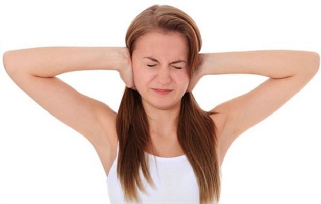 Viêm tai giữa có thể xảy ra ở cả người lớn lẫn trẻ nhỏ