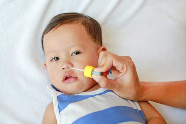 Cha mẹ làm gì khi bé nạo va xong vẫn bị sổ mũi?