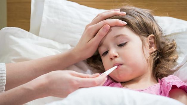 Sốt là một trong những triệu chứng của bệnh lý viêm Amidan