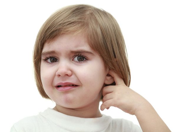 Có nhiều nguyên nhân khiến trẻ bị viêm tai giữa