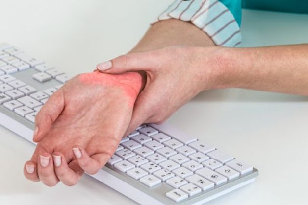 mức độ đau cổ tay