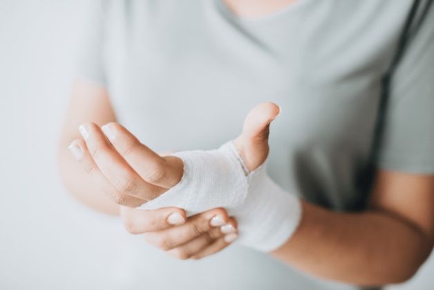 chỉ định điều trị viêm xương cổ tay