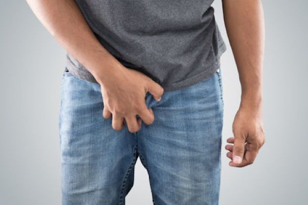 Nam giới bị viêm bao quy đầu sẽ khiến cho khoái cảm tình dục bị giảm, thường xuyên thấy đau rát khi quan hệ, lâu dầu sẽ tự ti và mất hứng thú.