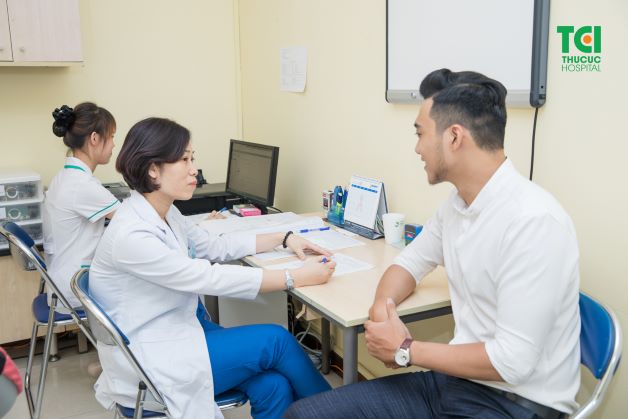 Nam giới sau khi nhận thấy vùng kín xuất hiện những triệu chứng nếu ở trên hoặc những dấu hiệu bất thường trên “cậu nhỏ” thì cần nhanh chóng đến những địa chỉ y tế uy tín để được thăm khám kịp thời.