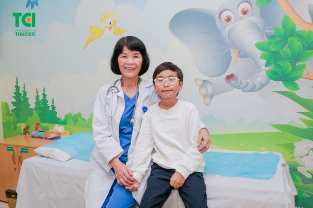 Việc nong bao quy đầu của trẻ tại nhà thất bại, trẻ bị đi bị lại tình trạng viêm nhiễm tại quy đầu thì cha mẹ cần đưa trẻ tới gặp bác sĩ để được tư vấn thời điểm cắt bao quy đầu thích hợp