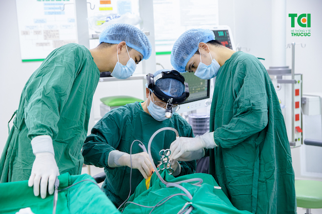 Phẫu thuật cắt amidan là cách điều trị viêm amidan mãn tính khoa học và hiệu quả.