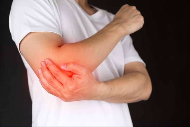 triệu chứng đau khớp khuỷu tay