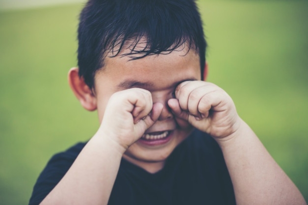 Khi nào thì trẻ cần cắt bao quy đầu