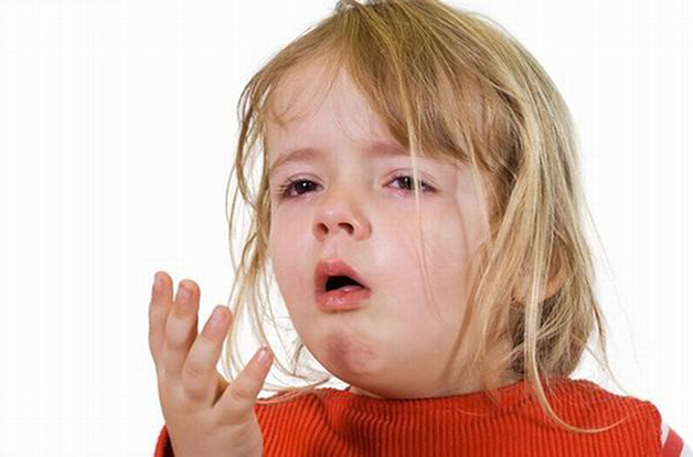 Bé ho nhiều và kéo dài là dấu hiệu của bệnh viêm phế quản