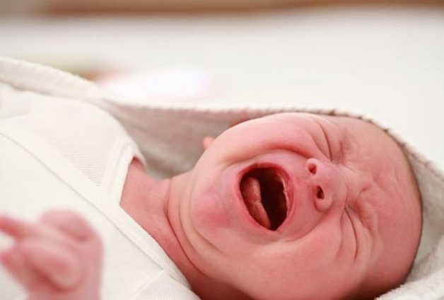 Có nhiều nguyên nhân khiến bé bị lồng ruột