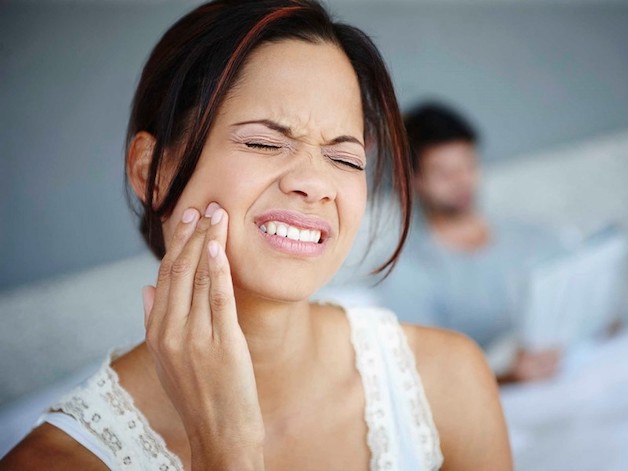 Các bệnh lý răng miệng cũng là một trong những nguyên nhân gây viêm xoang mũi.
