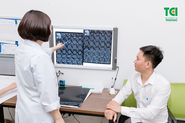 rối loạn giấc ngủ nên đi khám với bác sĩ chuyên khoa nội thần kinh