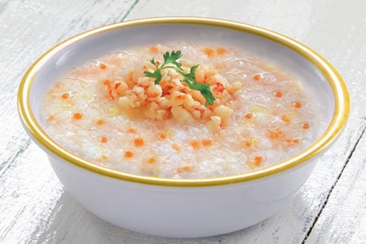 Trẻ thường được khuyến cáo ăn các loại thực phẩm mềm, dễ nuốt như cháo để không gây tổn thương cho vùng bị viêm Amidan
