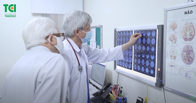 bệnh lý rối loạn tiền đình nên thăm khám với bác sĩ chuyên khoa Nội thần kinh