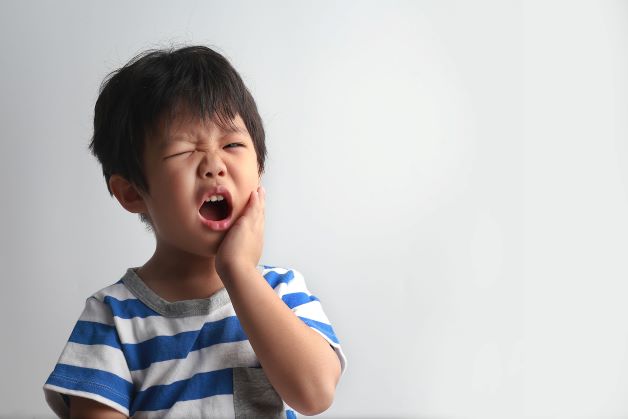 Cha mẹ nên đặc biệt quan tâm đến việc chăm sóc sức khỏe răng miệng cho trẻ