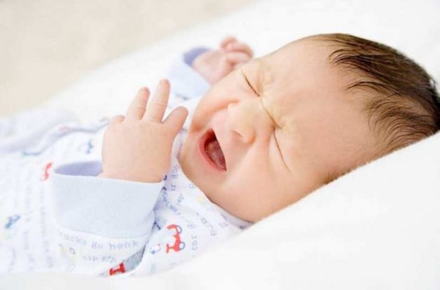 Có nhiều nguyên nhân gây ra bệnh viêm phổi ở trẻ sơ sinh