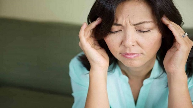đau đầu thái dương nên đi thăm khám bác sĩ sớm
