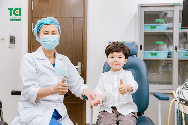 Khi trẻ có biểu hiện bị viêm tiểu phế quản, các bố mẹ nên đưa con đi khám tại bệnh viện uy tín