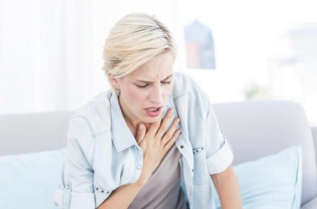 Viêm Amidan hốc mủ sẽ gây nên hiện tượng khó thở và thậm chí là ngưng thở
