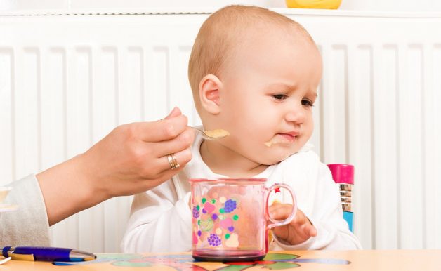 Tuyệt đối không được ép trẻ ăn quá no