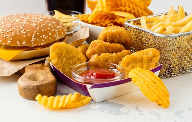 đột quỵ ở người trẻ do ăn nhiều đồ ăn có chứa dầu mỡ