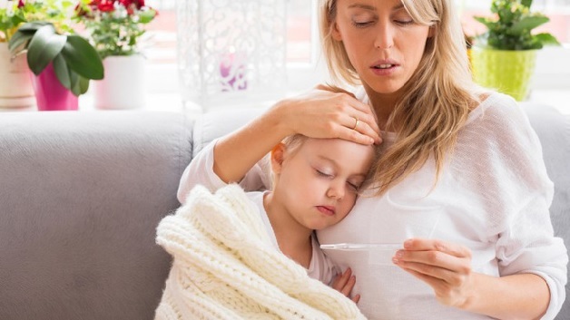 Trẻ viêm phế quản sốt cao nhiều ngày có thể gặp phải những biến chứng nguy hiểm