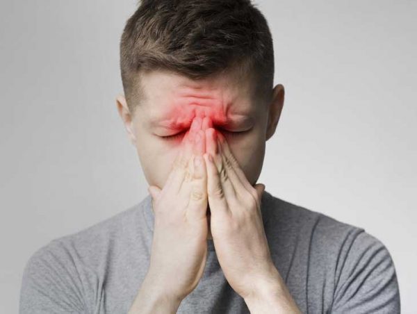 Viêm mũi xoang là tình trạng viêm của một hoặc nhiều loại xoang mũi cùng lúc như: Xoang hàm trên, gốc mũi, trán và xoang bướm