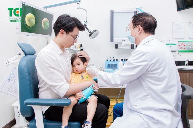 Các bác sĩ công tác tại Khoa Nhi - Hệ thống Y tế Thu Cúc TCI không chỉ giàu kinh nghiệm, vững chuyên môn cao mà còn vô cùng tận tâm, yêu trẻ