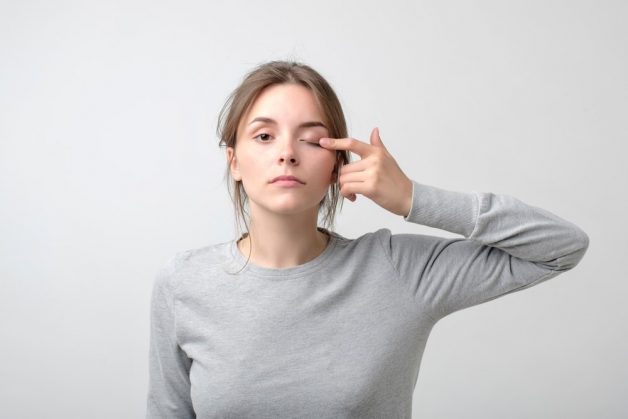 chắp mắt bên trong