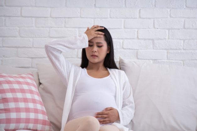 Đau mắt đỏ khi đang mang thai có sao không là thắc mắc của nhiều mẹ bầu