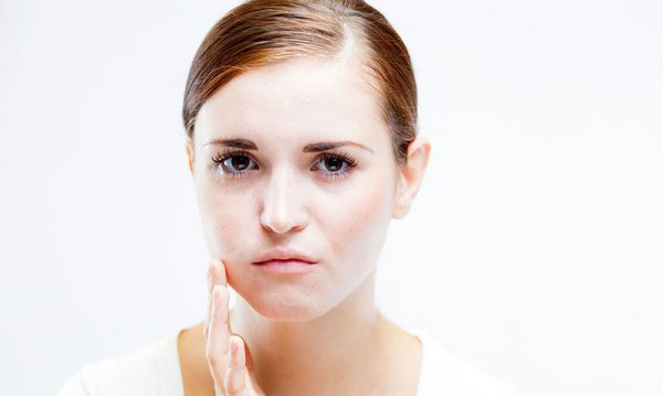 nhổ răng khôn mấy ngày hết sưng