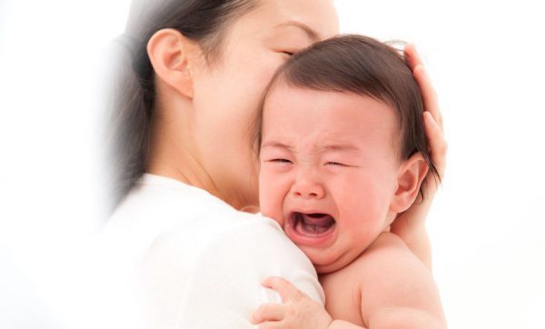Đôi khi, khóc có thể là biểu hiện cho biết con đang gặp các vấn đề về sức khỏe