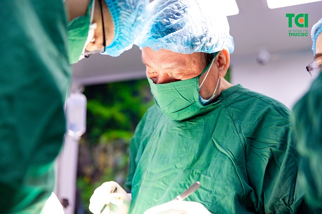 Cắt bao quy đầu là phương pháp điều trị phù hợp với những nam giới có vấn đề bất thường ở bao quy đầu