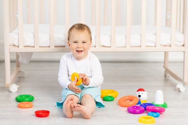 Bố mẹ cần phải chăm sóc và vệ sinh vết mổ cẩn thận cho trẻ