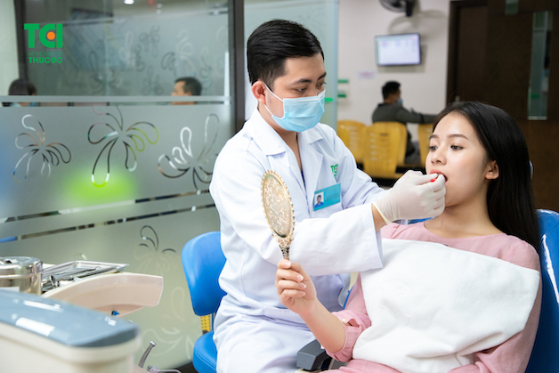 Khách hàng tại Thu Cúc TCI có thể hoàn toàn an tâm với quy trình chỉnh nha được thực hiện bởi đội ngũ bác sĩ Răng Hàm Mặt đầu ngành 